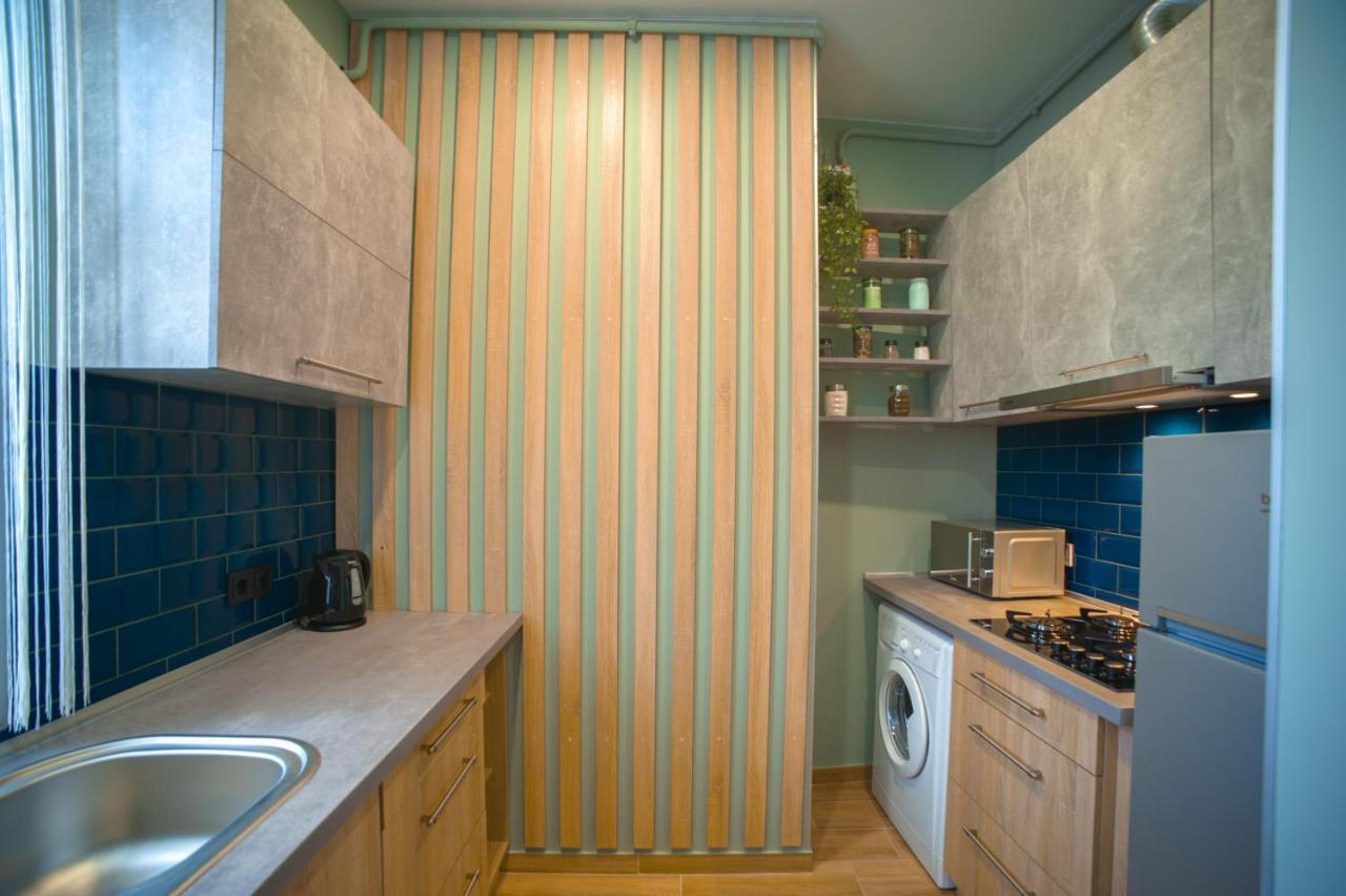 3 Bedroom, 2 Bathroom Apartment Near Forum Lviv Exterior photo
